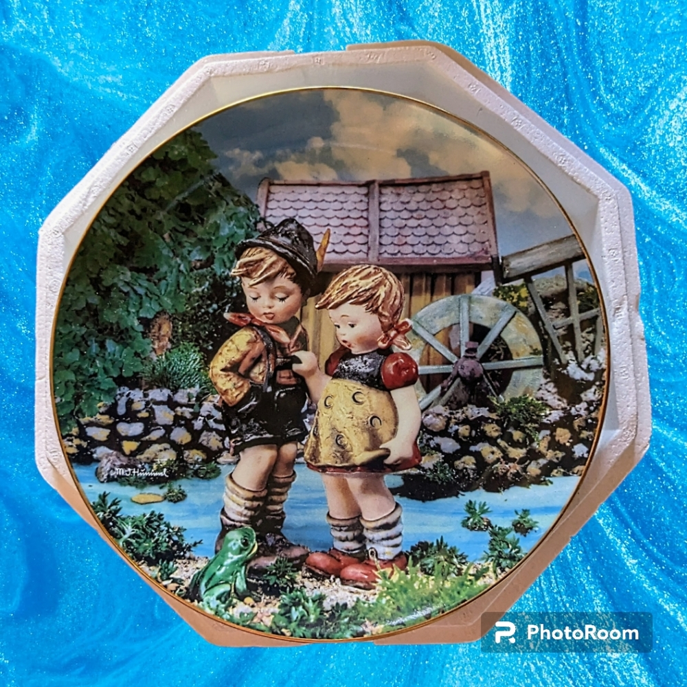 Hello Down There M. J. Hummel Collectible Plate